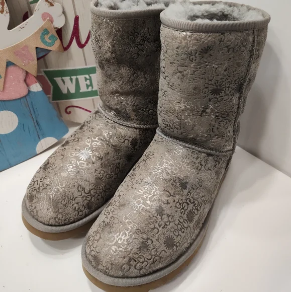 Rare Vintage Y2K UGG Australia Mid Calf Signature Monogram Suede Boots, 9 - Picture 5 of 16